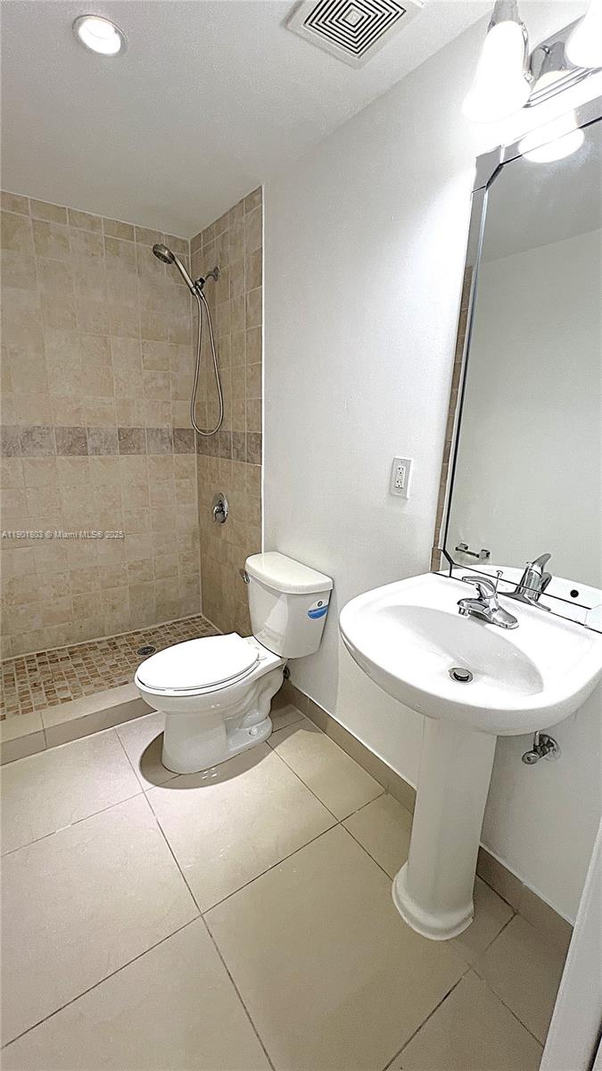 AVACADO PARK - Residential Lease