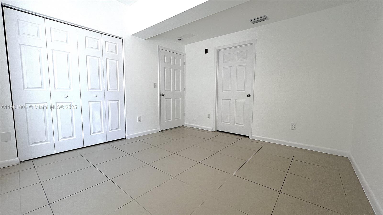 AVACADO PARK - Residential Lease