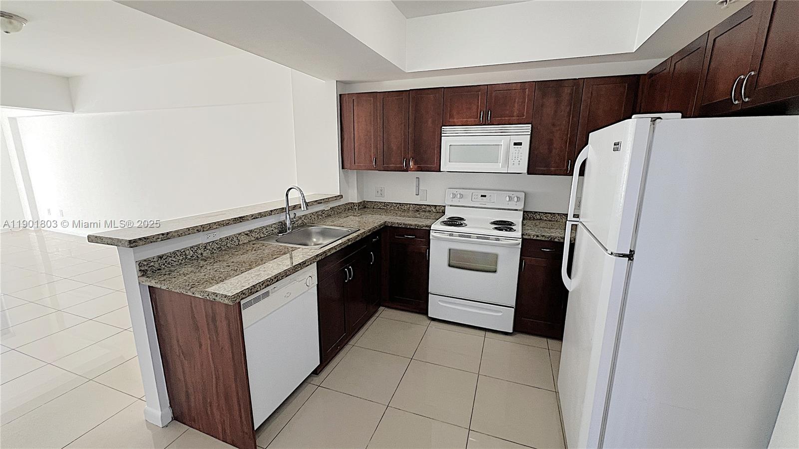 AVACADO PARK - Residential Lease