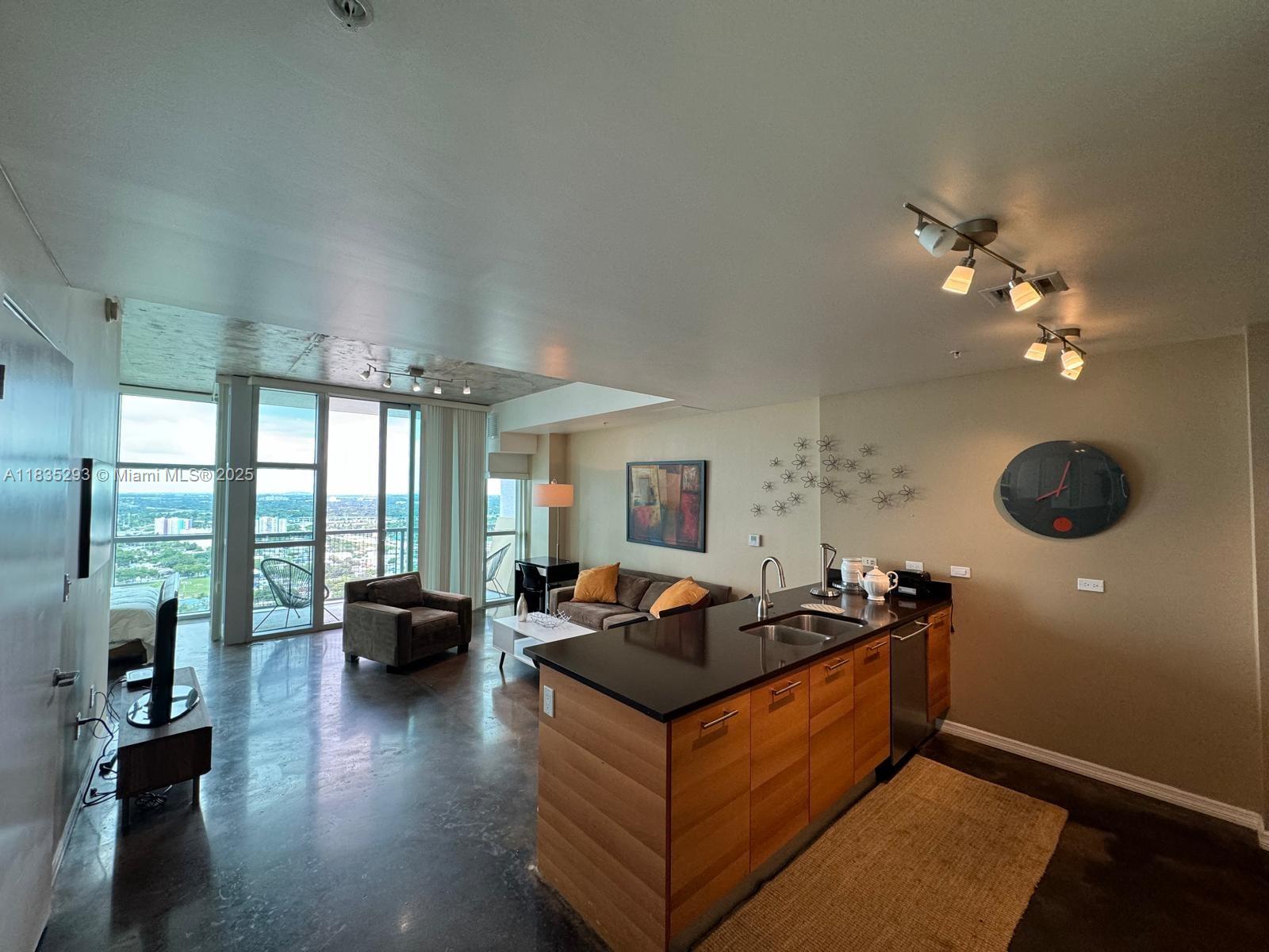 FOUR MIDTOWN MIAMI CONDO - Residential