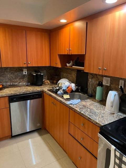 PLAZA TOWERS NORTH CONDO - Residential Lease