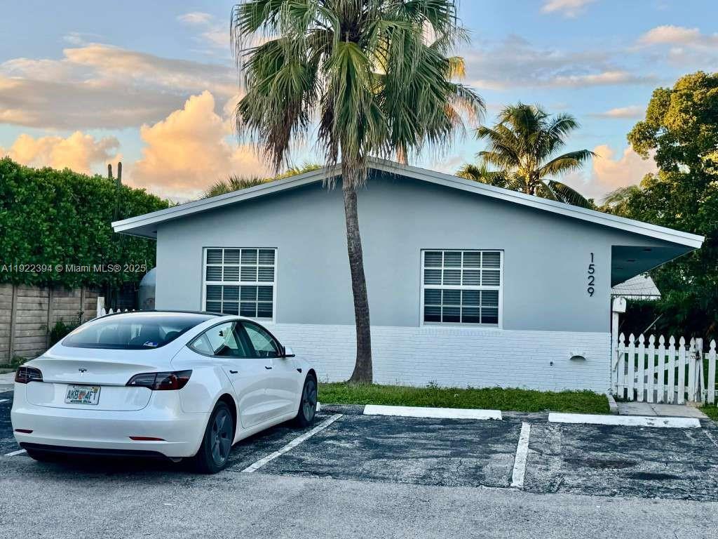 MARILYNN GARDENS - Residential Lease