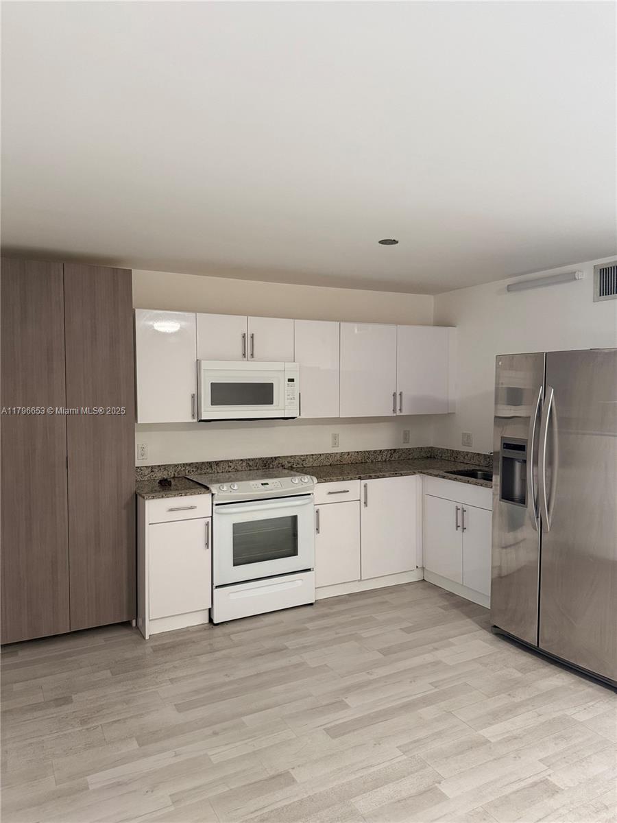 1029 NW 3rd St 302