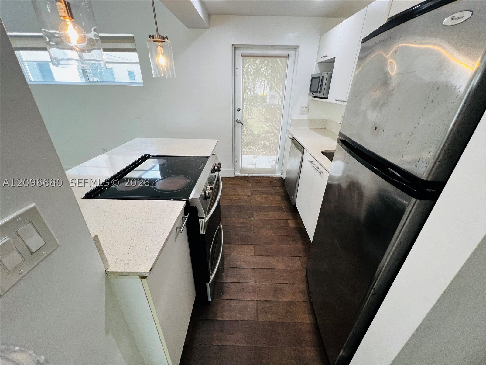 1001 Bay Dr 945