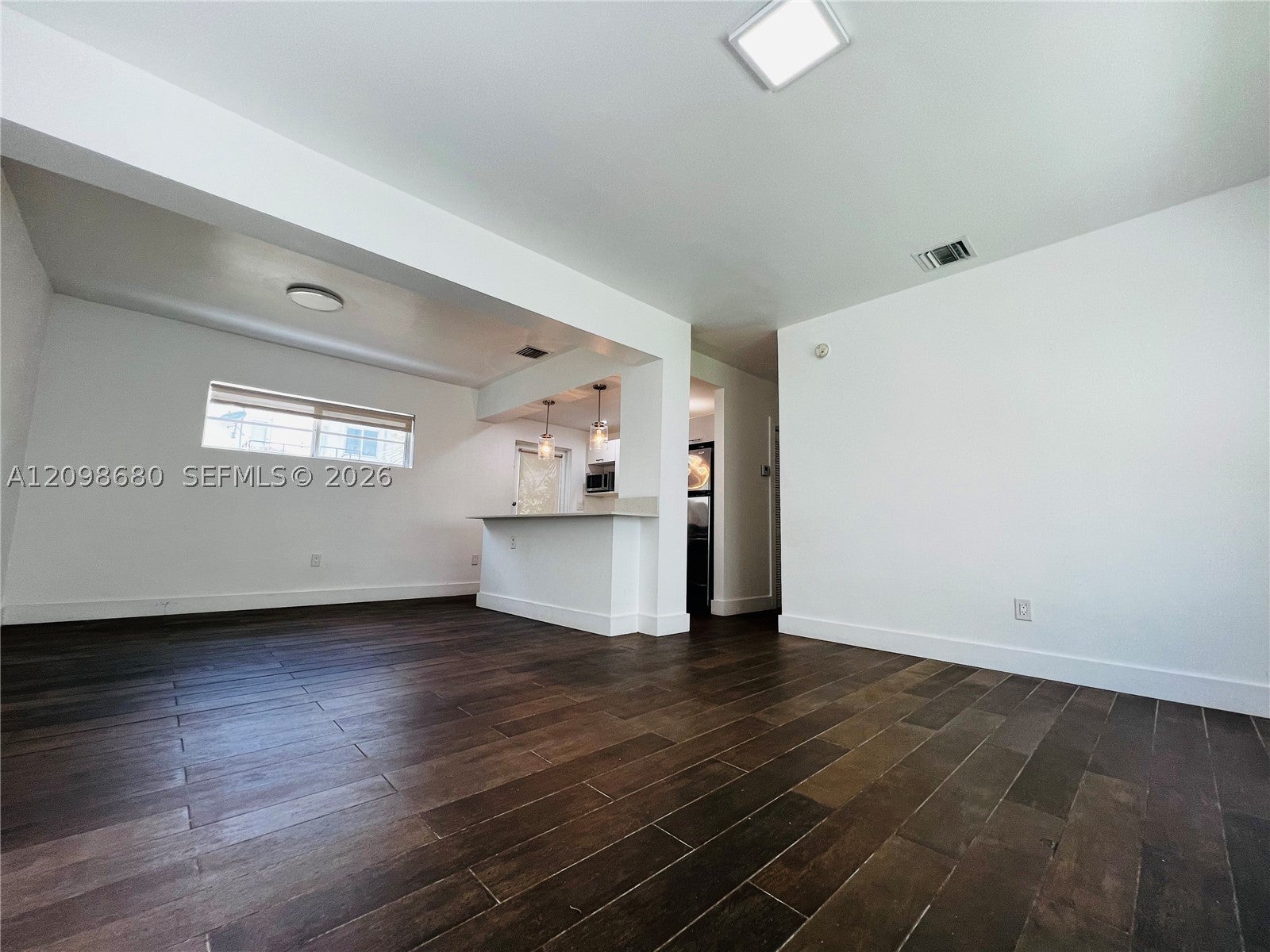 1001 Bay Dr 945