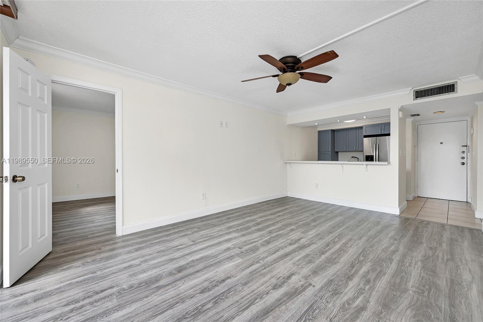 PROMENADE AT KENDALE LAKE - Residential Lease