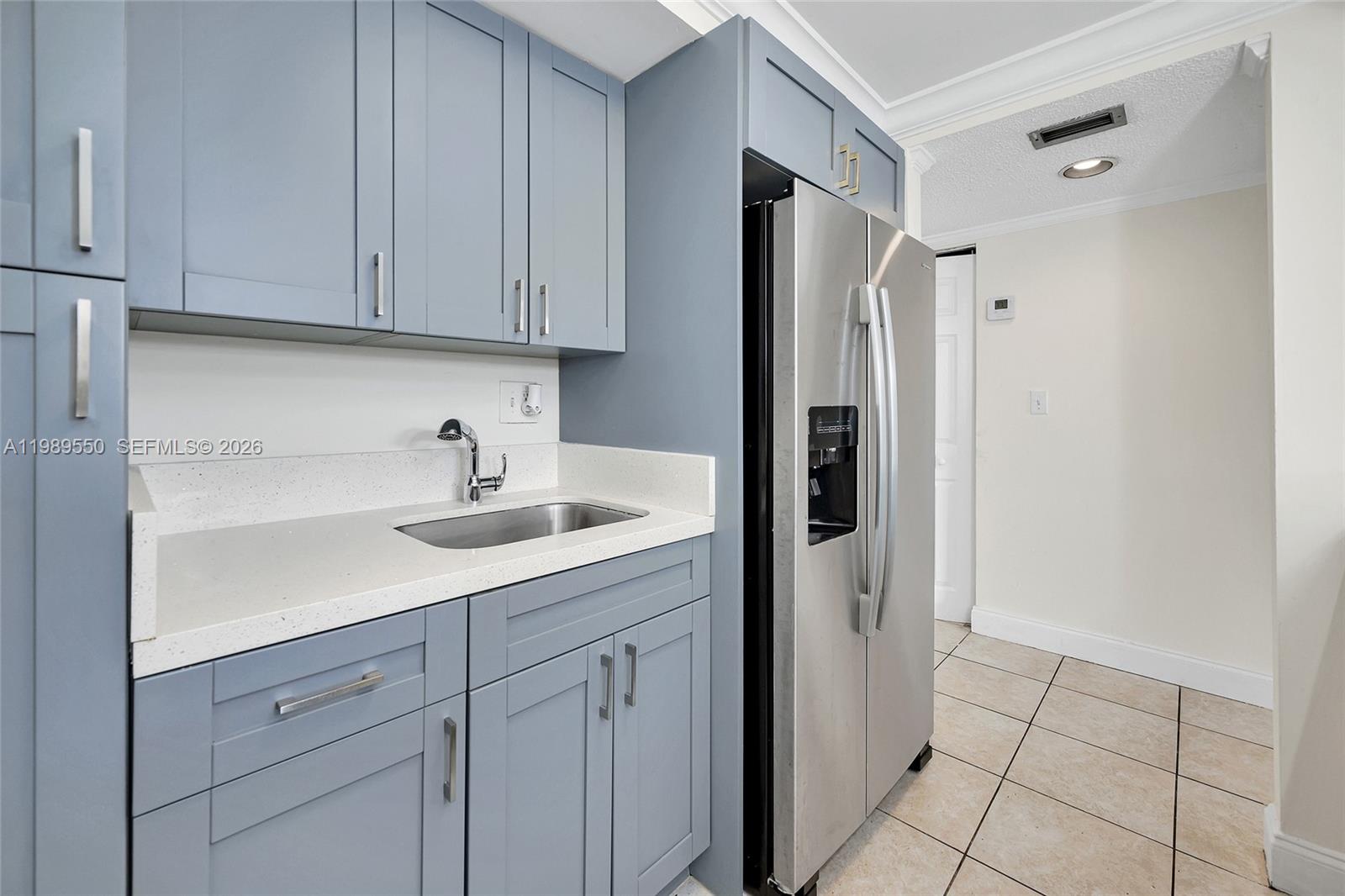 PROMENADE AT KENDALE LAKE - Residential Lease