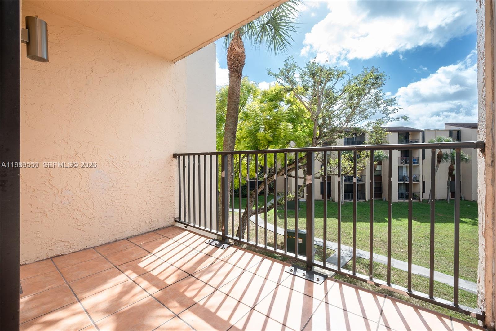 PROMENADE AT KENDALE LAKE - Residential Lease