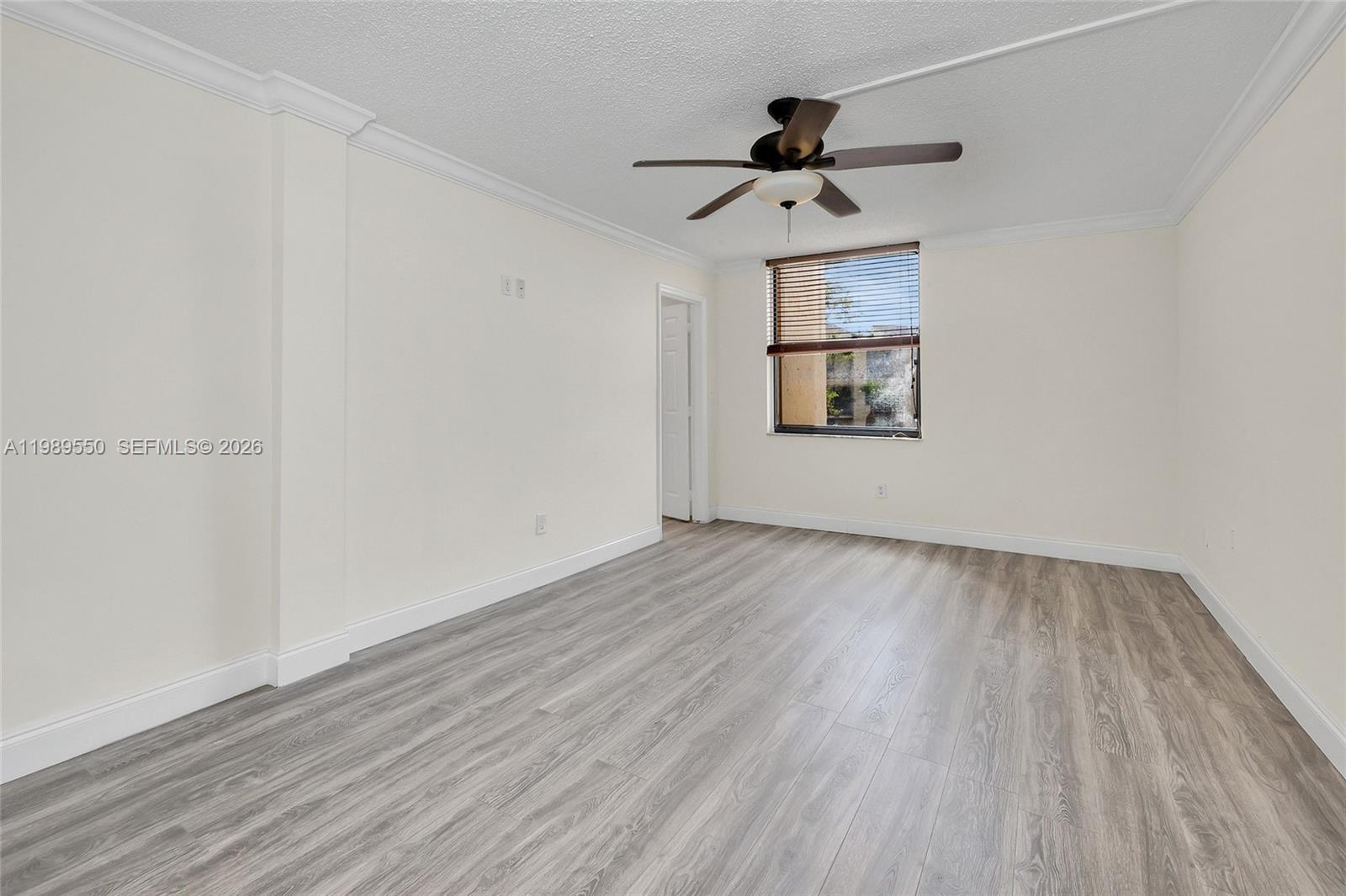 PROMENADE AT KENDALE LAKE - Residential Lease