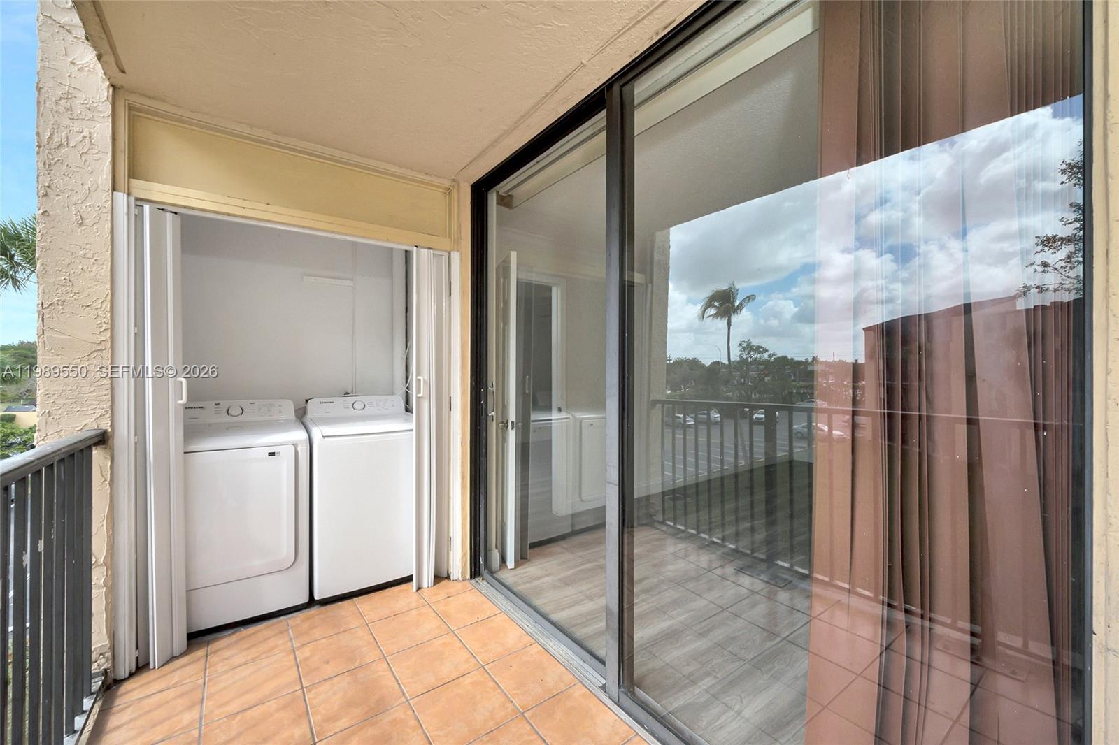 PROMENADE AT KENDALE LAKE - Residential Lease