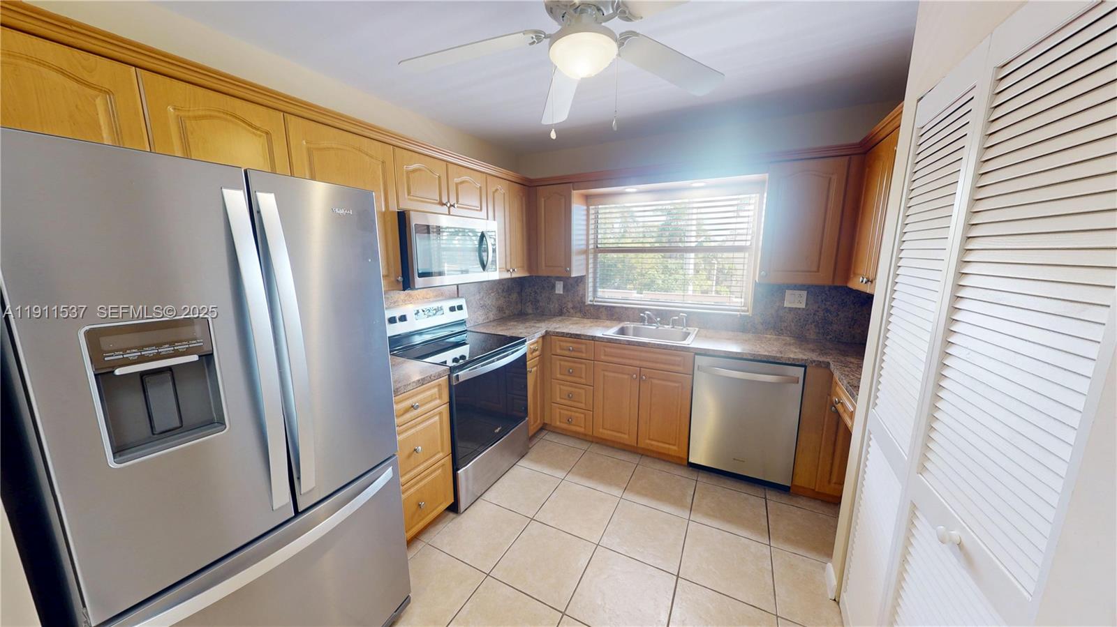 SUNRISE LAKES 95 CONDO - Residential