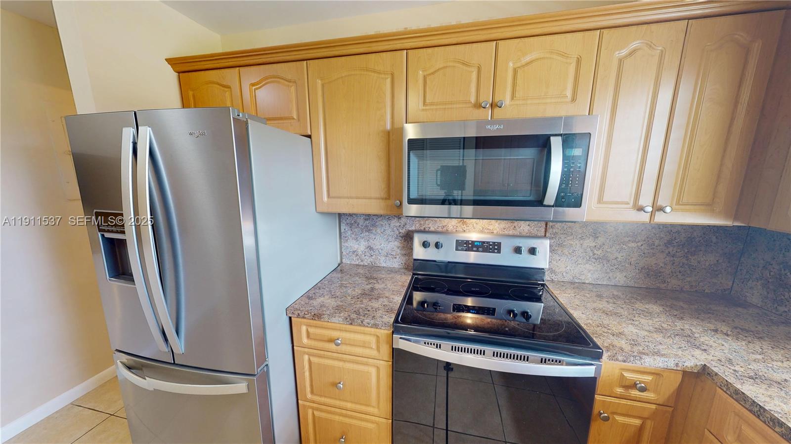 SUNRISE LAKES 95 CONDO - Residential