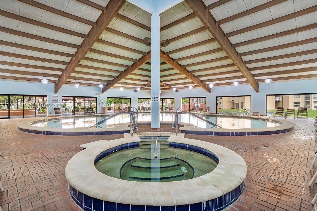 SUNRISE LAKES 95 CONDO - Residential