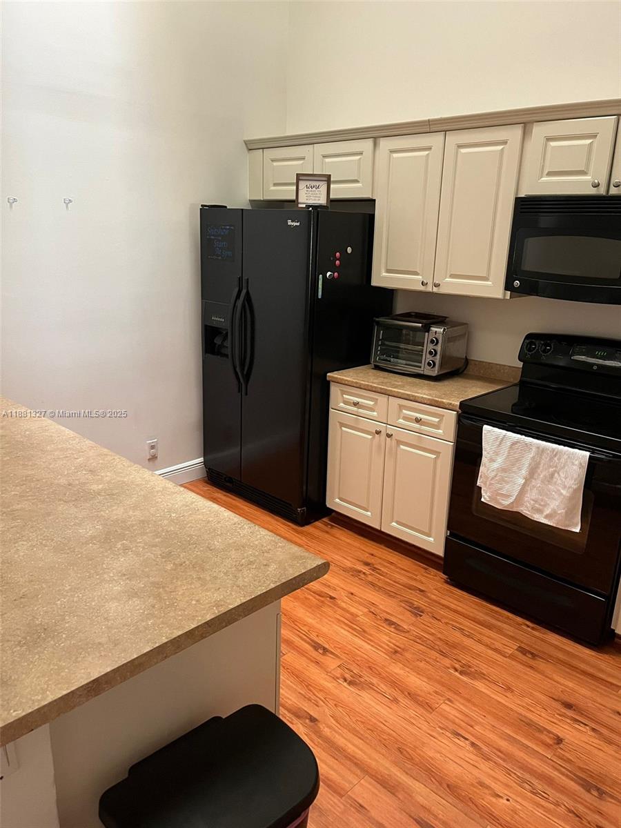 HOLIDAY SPRINGS VILLAGE - Residential Lease