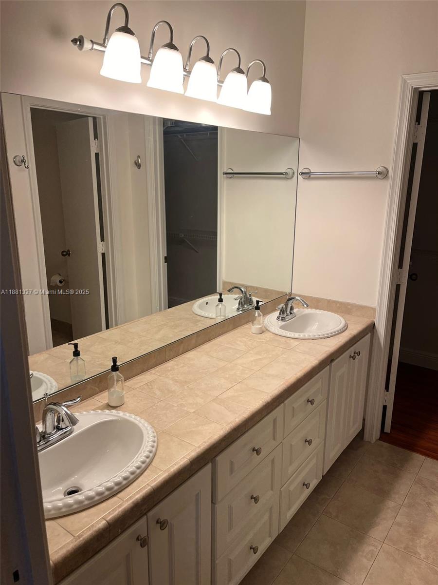 HOLIDAY SPRINGS VILLAGE - Residential Lease