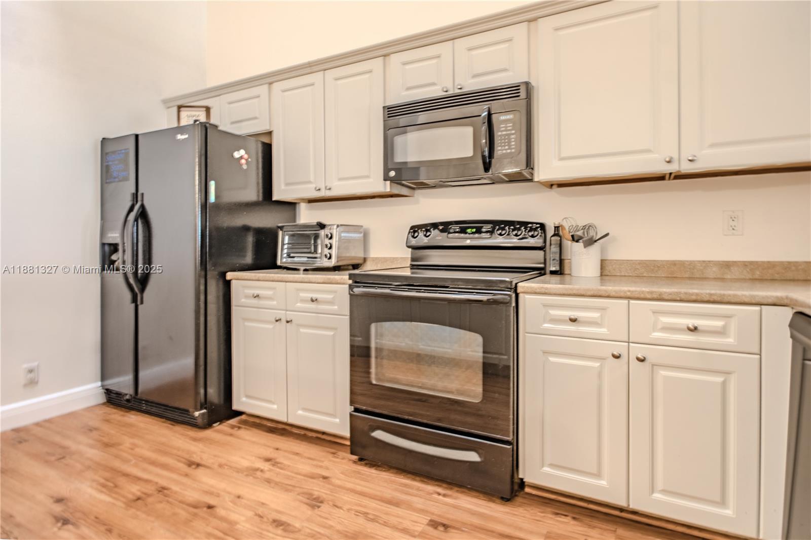 HOLIDAY SPRINGS VILLAGE - Residential Lease