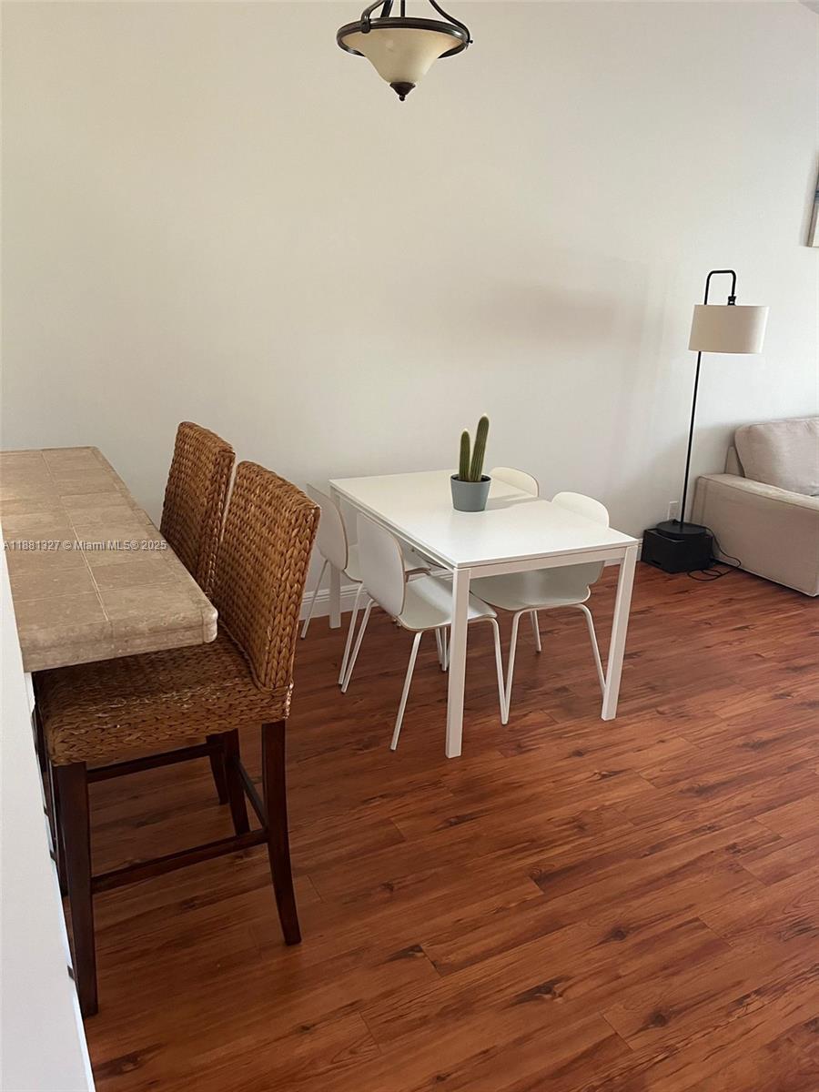 HOLIDAY SPRINGS VILLAGE - Residential Lease