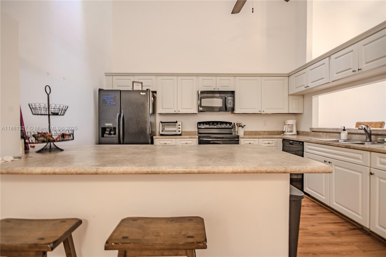 HOLIDAY SPRINGS VILLAGE - Residential Lease