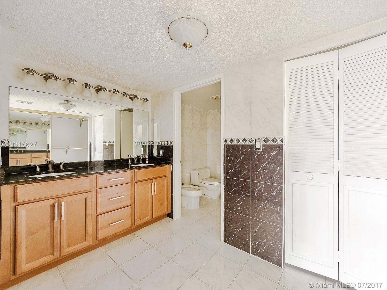 THE EMERALD BAY @ KEY COL - Residential Lease