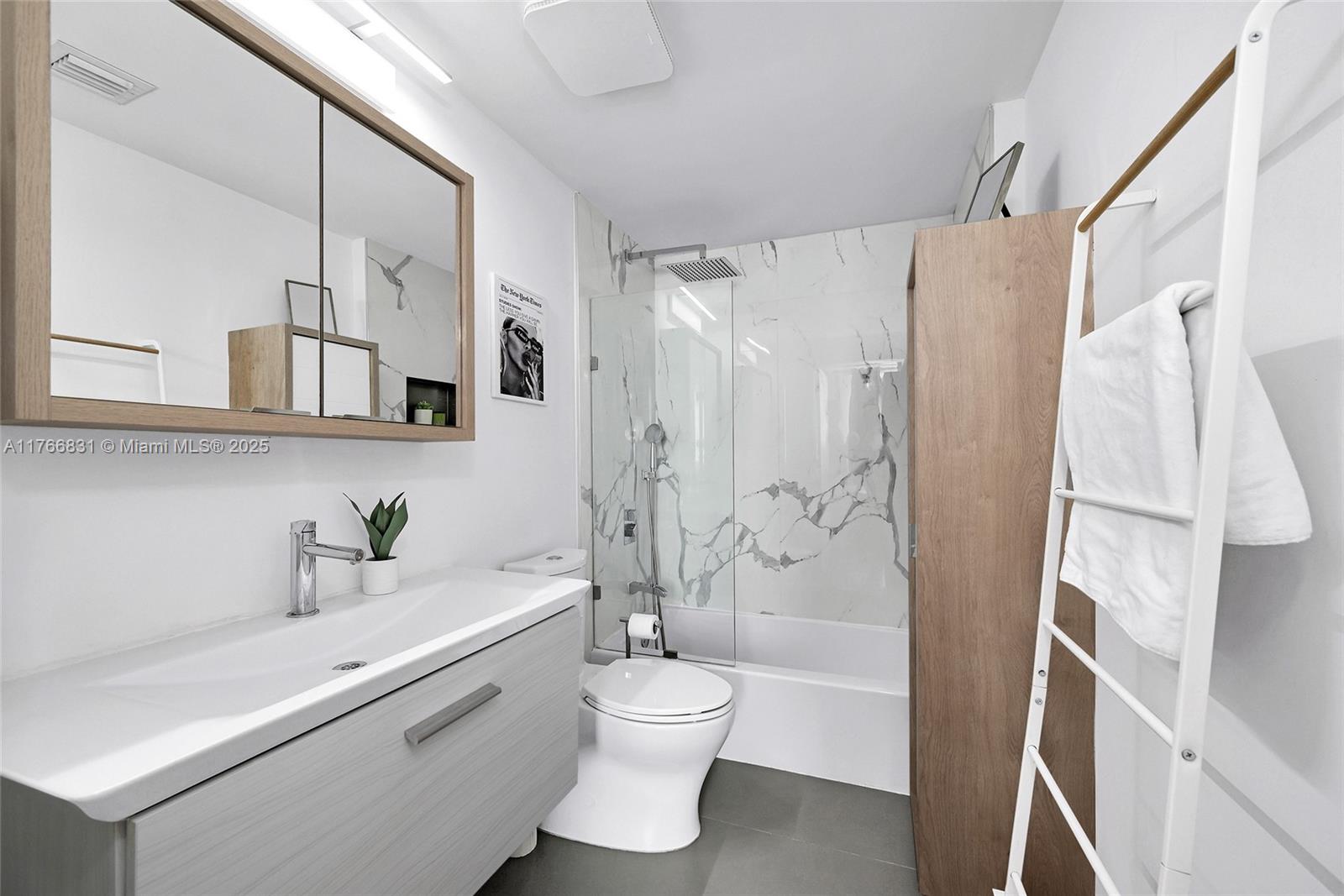 1800 BISCAYNE PLAZA CONDO - Residential