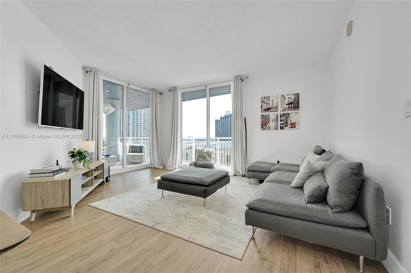 1800 BISCAYNE PLAZA CONDO - Residential