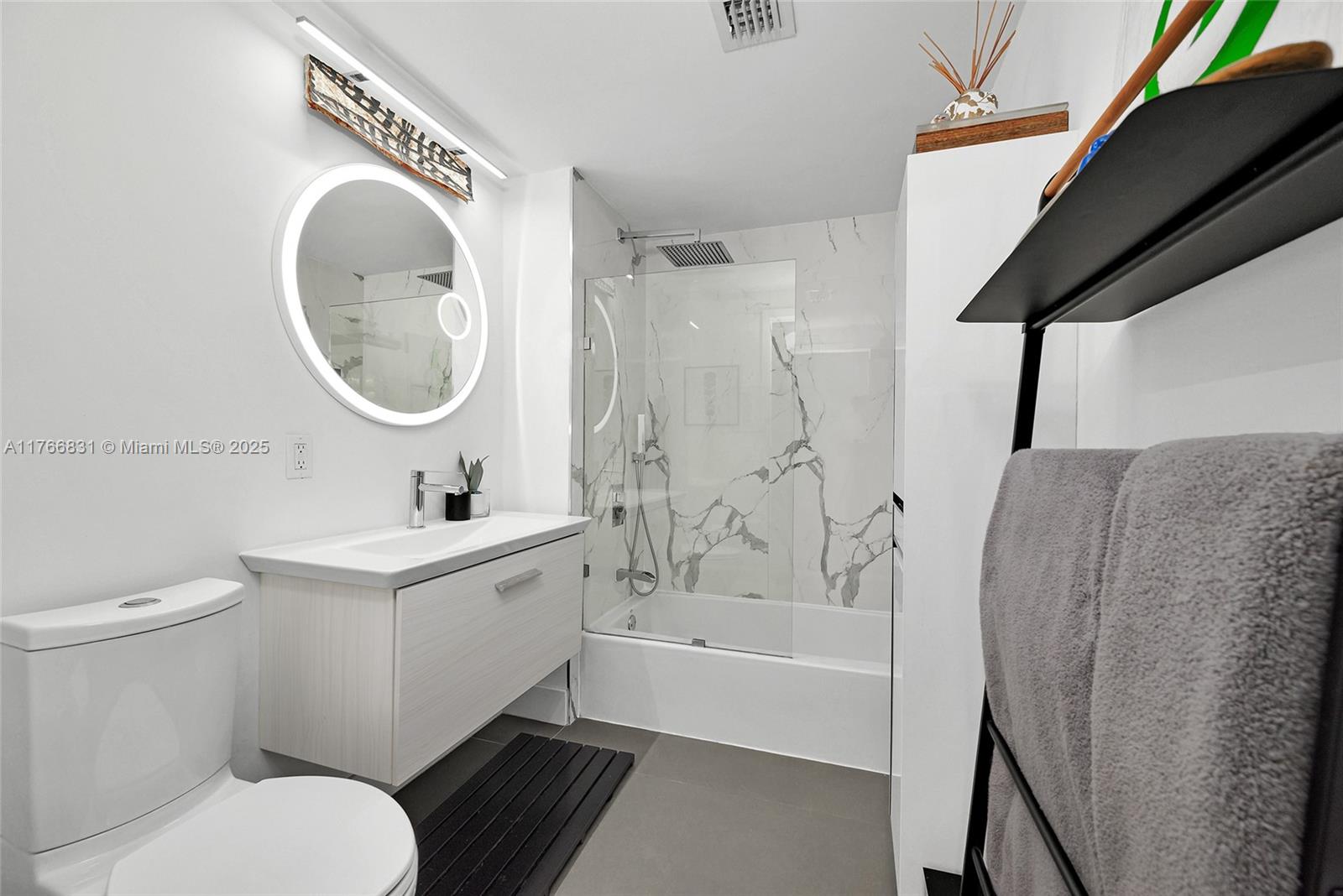 1800 BISCAYNE PLAZA CONDO - Residential