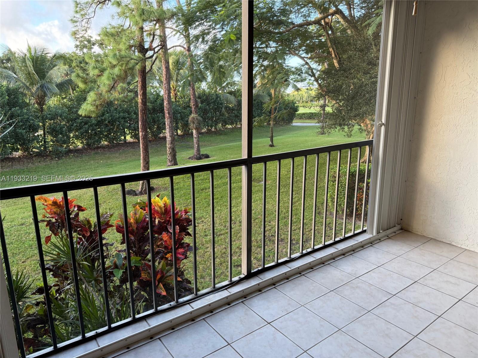 CLUB ROYALE CONDO - Residential Lease