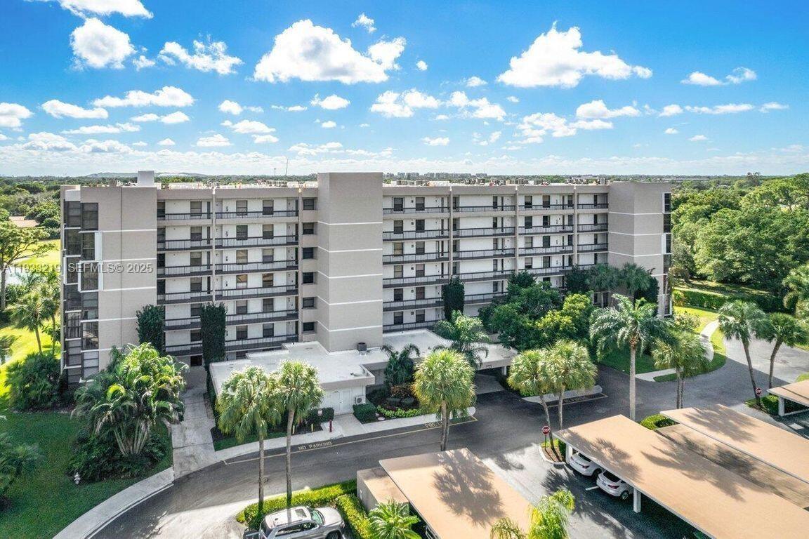 CLUB ROYALE CONDO - Residential Lease