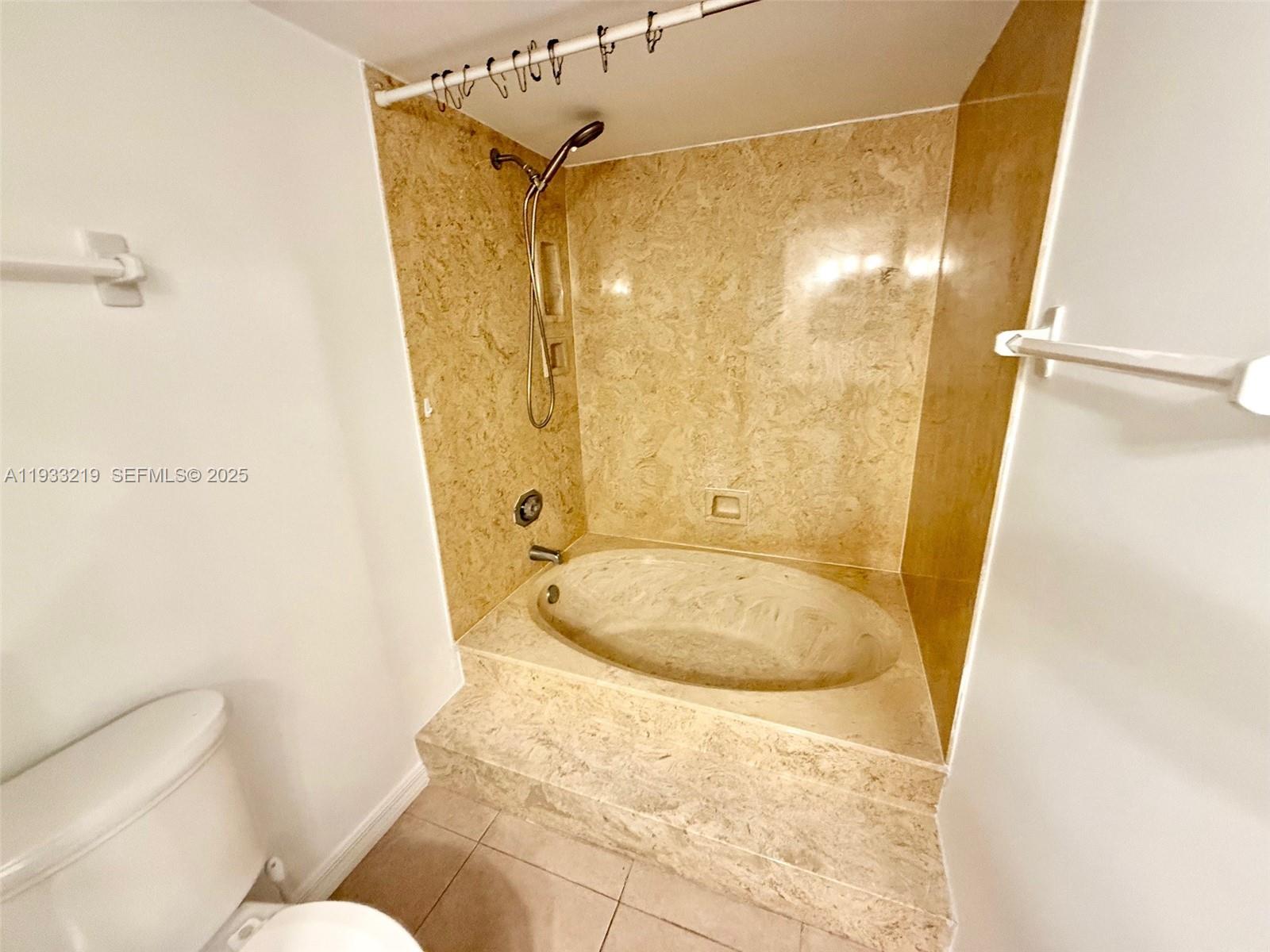 CLUB ROYALE CONDO - Residential Lease