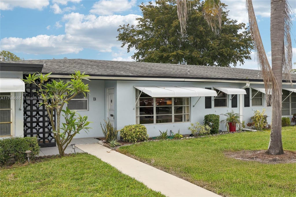 Photo of 417 High Point Blvd #B, Delray Beach, FL 33445 (MLS # A11786685)