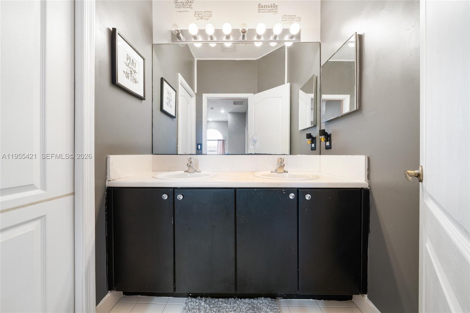 PORTOFINO PALMS - Residential