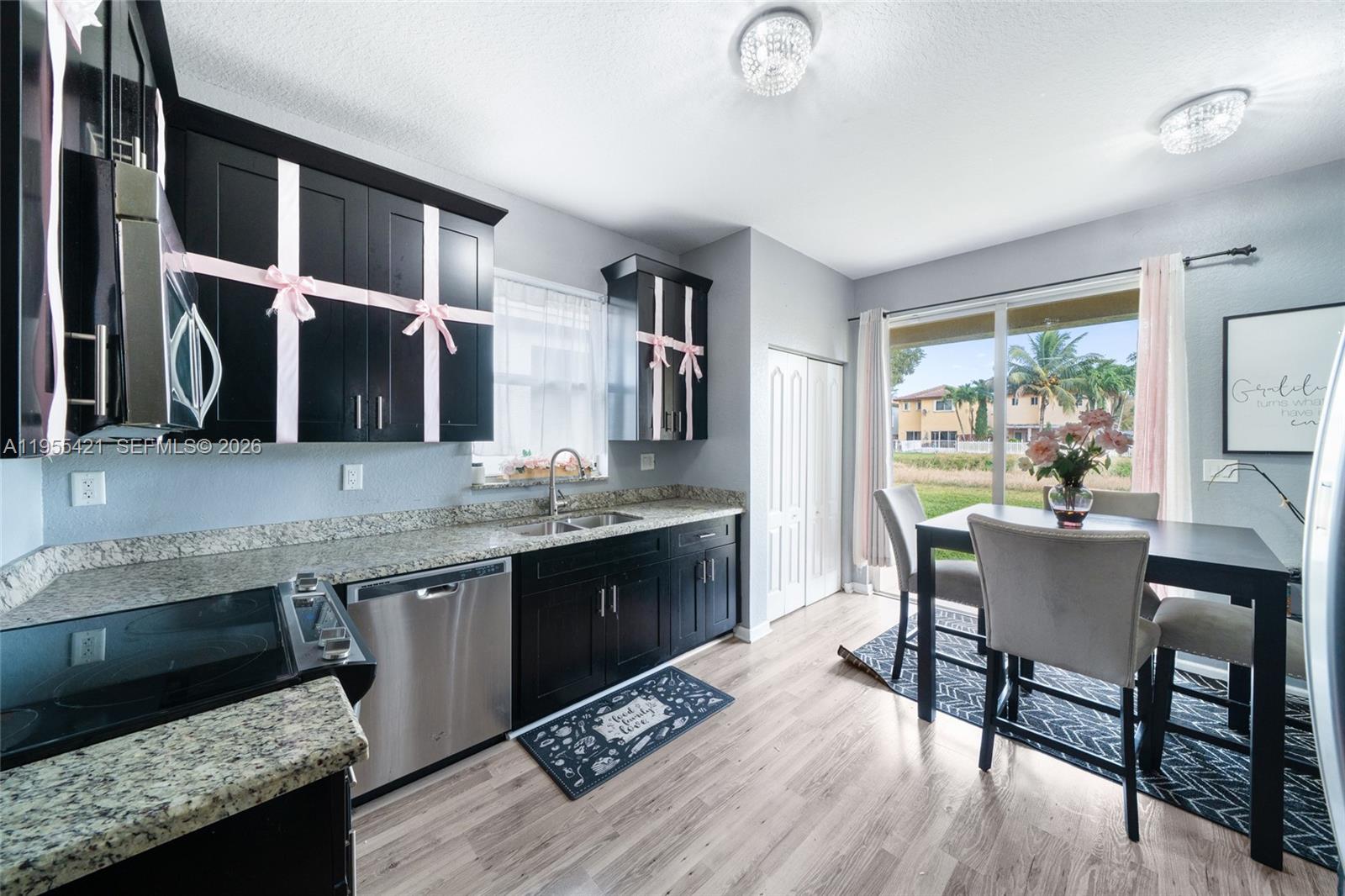 PORTOFINO PALMS - Residential