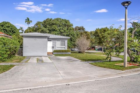 901 SW 24th Rd Miami FL 33129