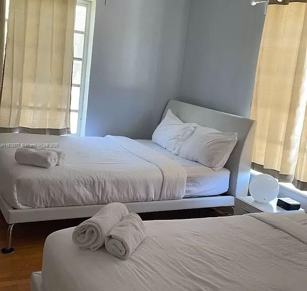 HOLLYWOOD LAKES SECTION - Residential