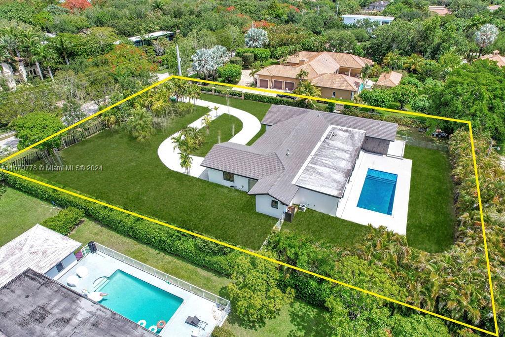 9505 Sw 67th Ave, Pinecrest, Miami-Dade County, Florida - 5 Bedrooms  
5 Bathrooms - 