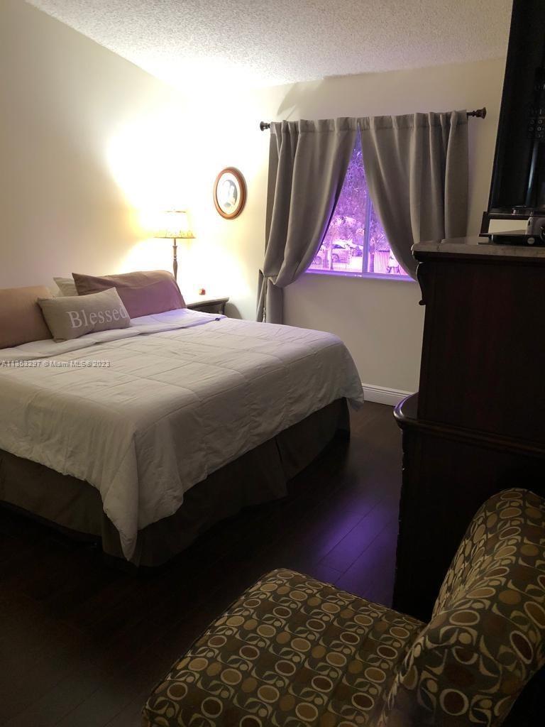 BONITA GOLF VIEW TOWNVILL - Residential