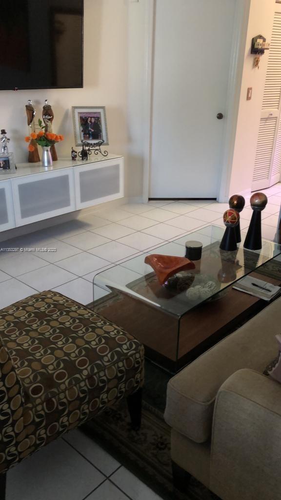 BONITA GOLF VIEW TOWNVILL - Residential