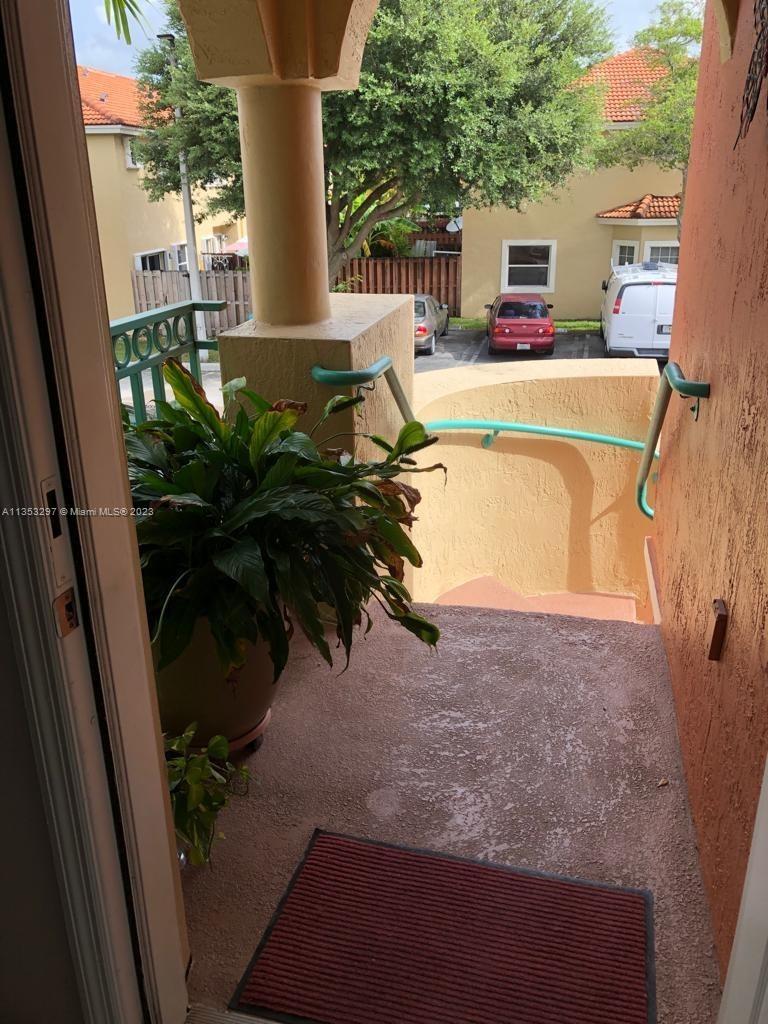 BONITA GOLF VIEW TOWNVILL - Residential