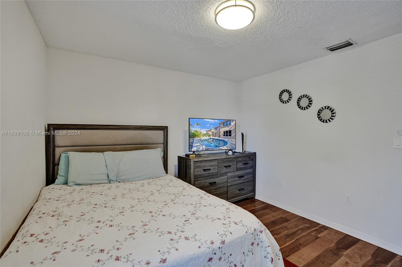 WYNDHAM LAKES NORTH - Residential