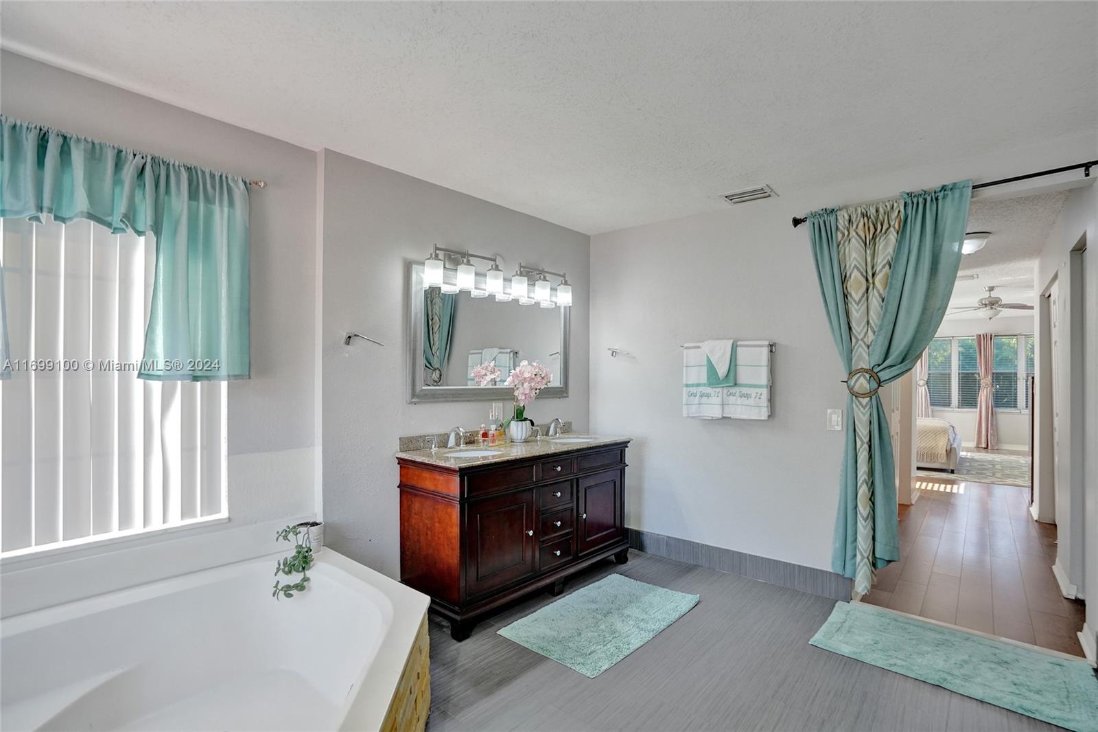 WYNDHAM LAKES NORTH - Residential