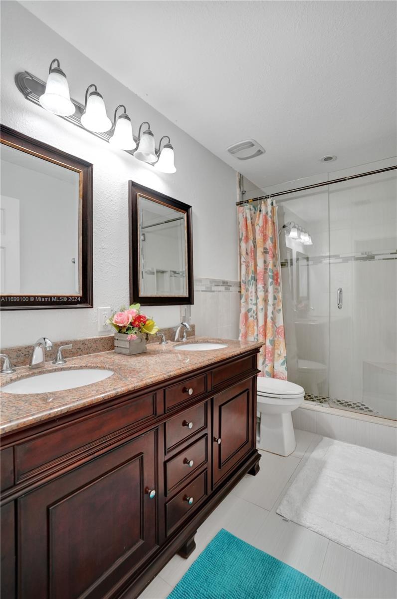 WYNDHAM LAKES NORTH - Residential