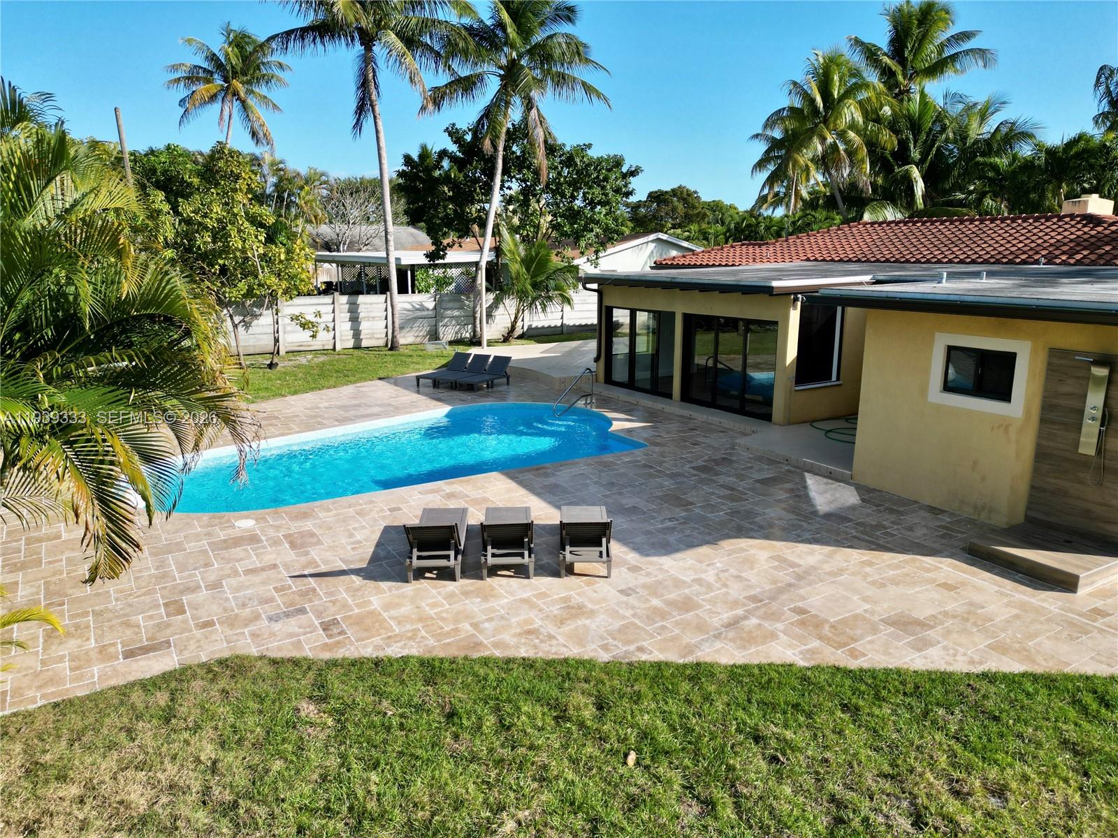 HOLLYWOOD LITTLE RANCHES - Residential Lease