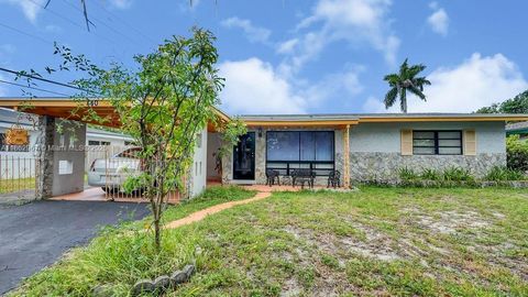Photo of 440 SW 29th Terrace, Fort Lauderdale, FL 33312 (MLS # A11862967)