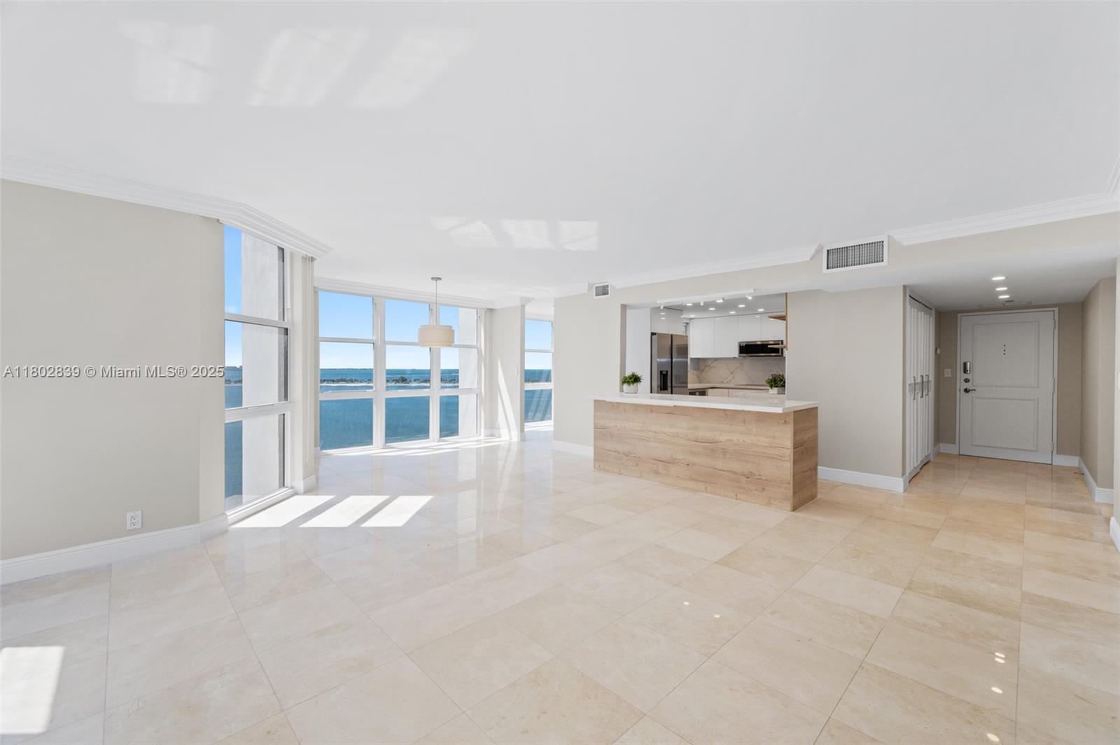1901 Brickell Ave B1114