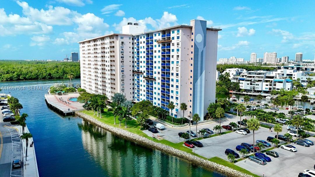 COASTAL TOWERS CONDO - Residential