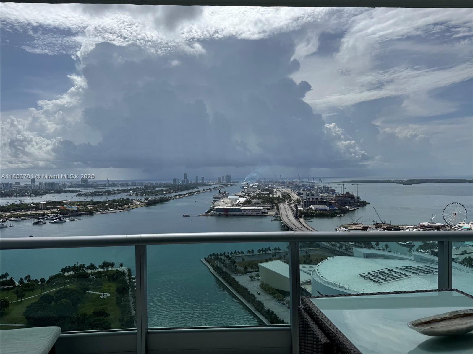 Beautiful 1-bedroom apartment plus den, 2-bathrooms with breathtaking direct views of Biscayne Bay from the 41st floor. Spacious open layout with lots of natural light. The unit features elegant electric shades, custom built walk-in closet, top of the line appliances and contemporary cabinetry. Building amenities includes full service gym, spa, private theater, huge playroom with pool table, barbeque gas grills and recently renovated pool deck with 2 pools.
Showings will start August 15th.