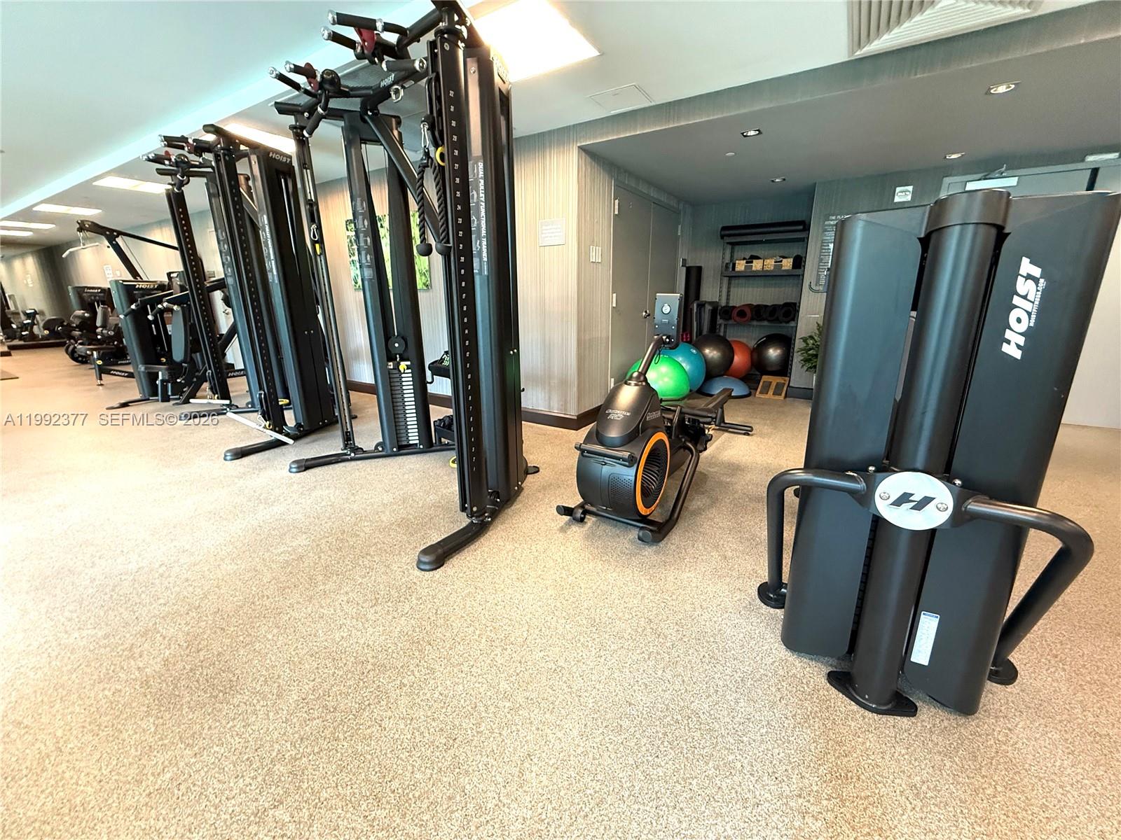 THE PLAZA 901 BRICKELL CO - Residential Lease