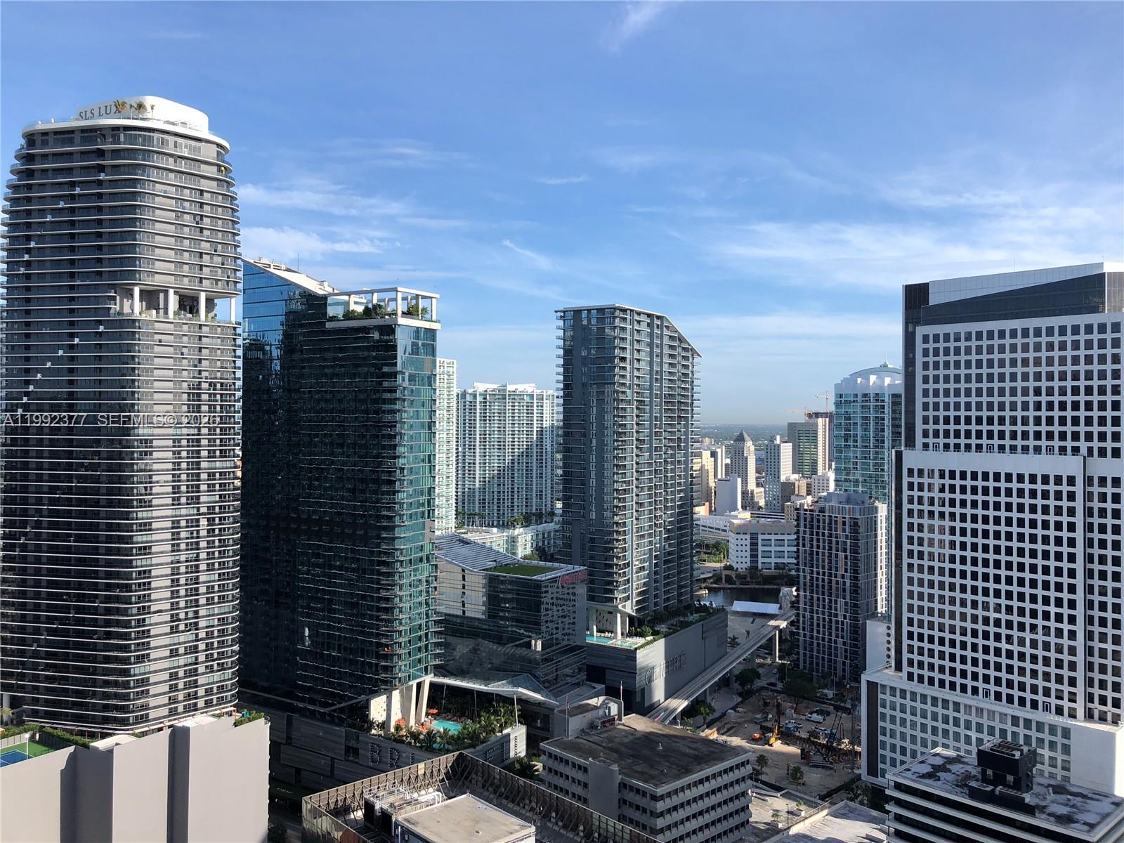 THE PLAZA 901 BRICKELL CO - Residential Lease