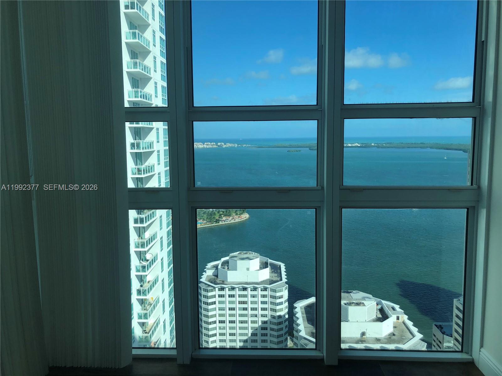 THE PLAZA 901 BRICKELL CO - Residential Lease