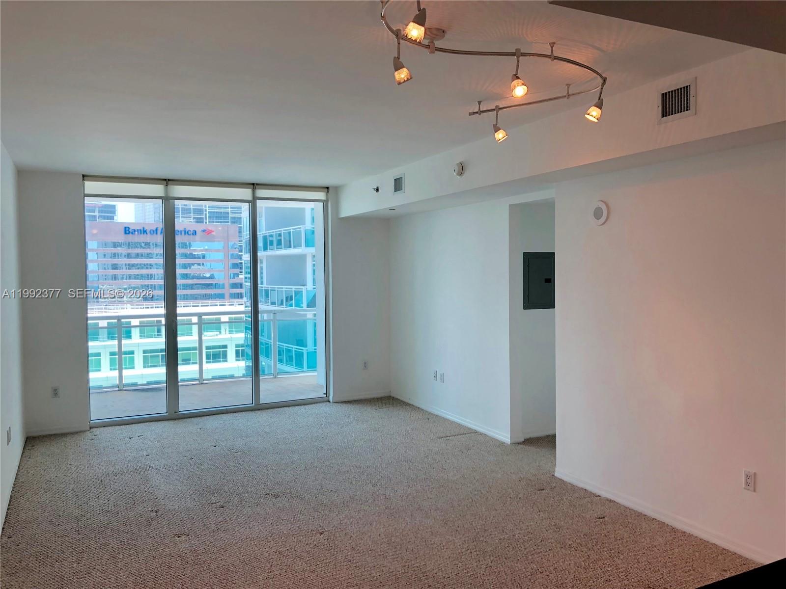 THE PLAZA 901 BRICKELL CO - Residential Lease